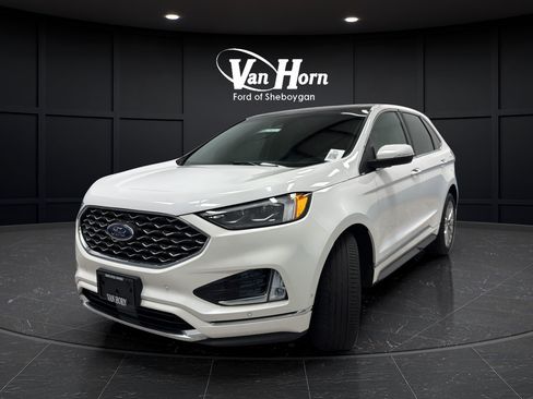 Used 2020 Ford Edge Titanium w/ Equipment Group 301A AWD/4WD image 3