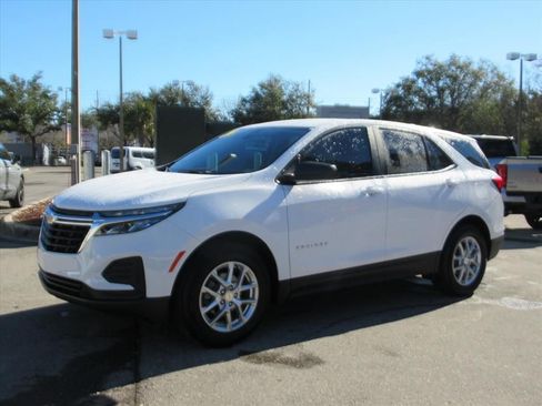 Used 2024 Chevrolet Equinox LS w/ Driver Confidence II Package image 3