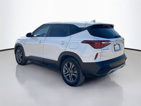 Used 2023 Kia Seltos LX image 5