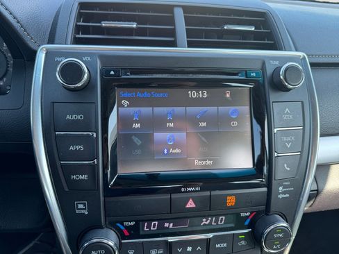 Used 2017 Toyota Camry XSE w/ Moonroof Package FWD image 21
