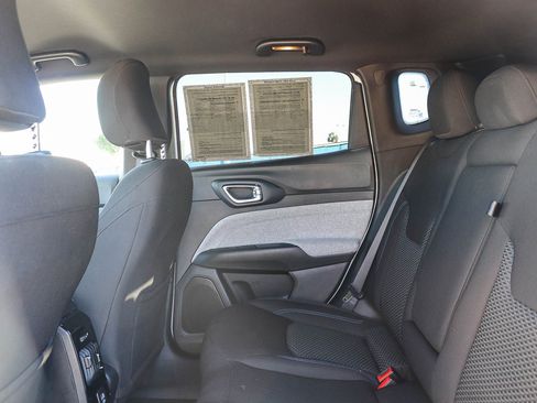 Used 2025 Jeep Compass Sport image 19