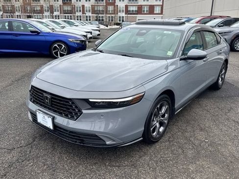 Used 2025 Honda Accord EX-L image 32