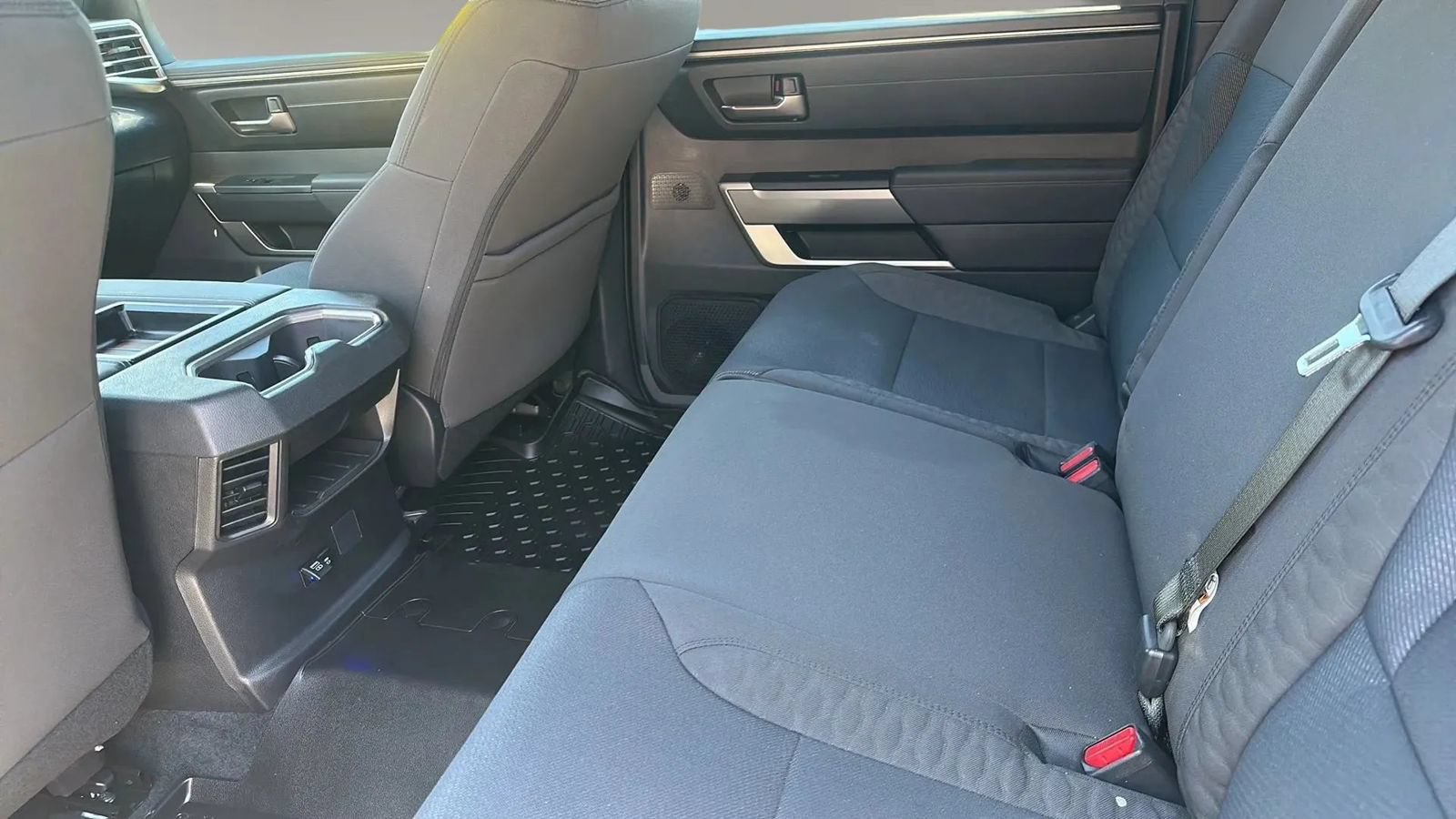 Used 2025 Toyota Tundra SR AWD/4WD image 17