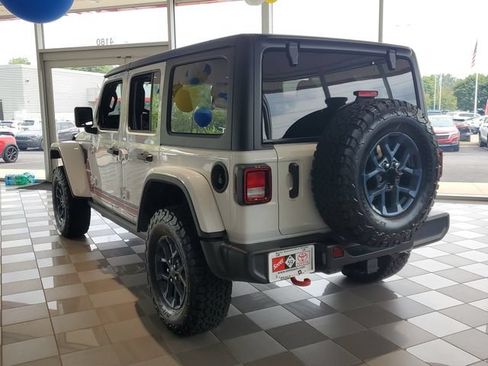 Used 2026 Jeep Wrangler Unlimited Sport w/ Dual Top Group AWD/4WD image 3