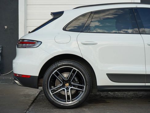 Used 2021 Porsche Macan AWD/4WD image 3