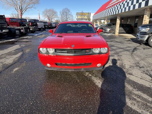 Used 2009 Dodge Challenger R/T w/ Sound Group image 2