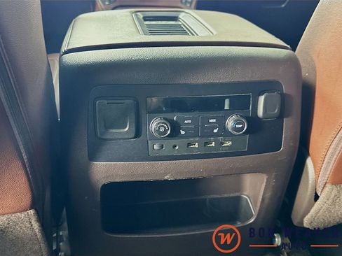 Used 2017 Chevrolet Suburban Premier AWD/4WD image 33