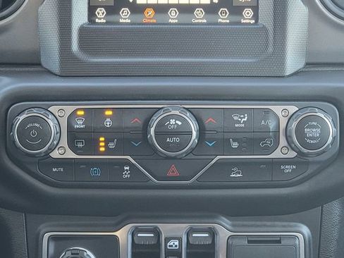 Certified 2023 Jeep Wrangler Unlimited w/ Cold Weather Group image 28