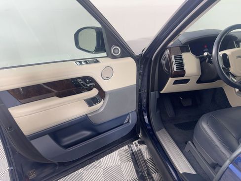 Used 2018 Land Rover Range Rover HSE image 18