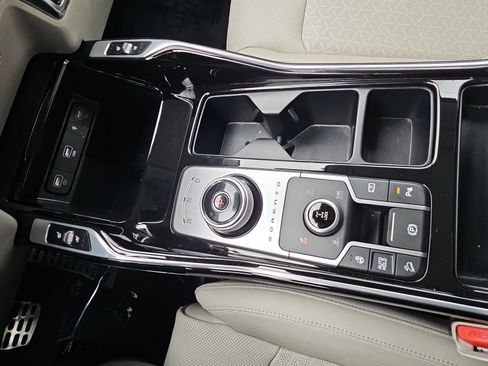 Used 2023 Kia Sorento SX Prestige w/ Panoramic Sunroof Package AWD/4WD image 26