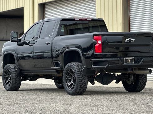 Used 2024 Chevrolet Silverado 2500 LTZ w/ LTZ Plus Package image 4