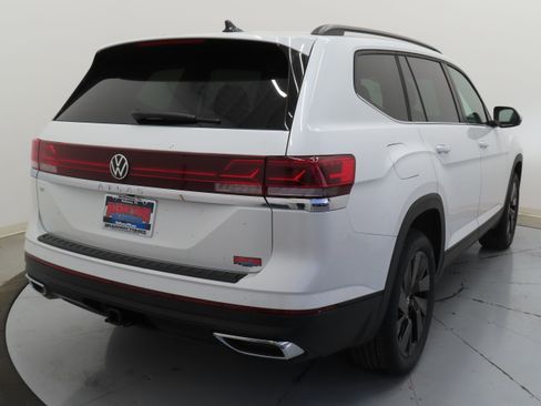 New 2026 Volkswagen Atlas SE image 4
