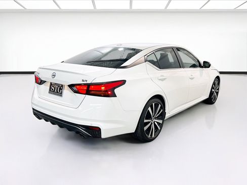 Used 2022 Nissan Altima 2.5 SR FWD image 4