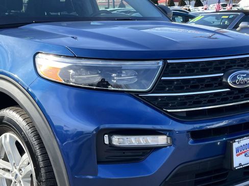 Used 2022 Ford Explorer XLT w/ Equipment Group 202A image 7