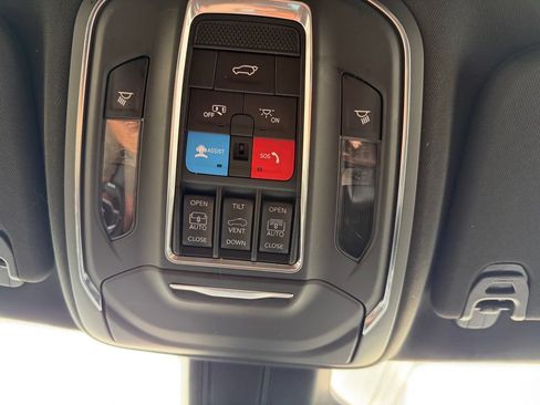 Used 2022 Jeep Wagoneer Series I w/ Premium Group I AWD/4WD image 33
