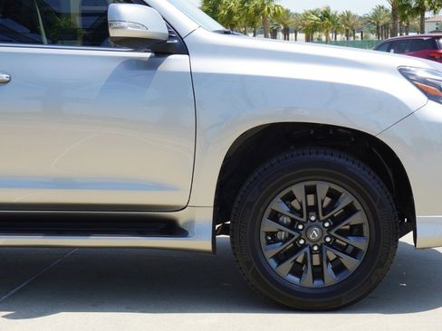 Certified 2023 Lexus GX 460 Premium AWD/4WD image 9
