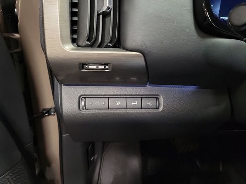 Used 2024 Nissan Pathfinder Platinum AWD/4WD image 23