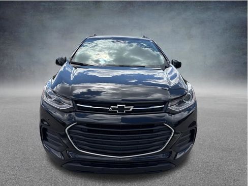 Used 2022 Chevrolet Trax LT w/ Midnight Edition FWD image 8