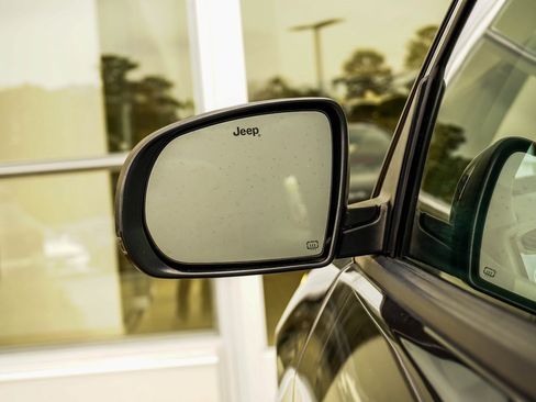 Used 2017 Jeep Compass Limited w/ Navigation Group image 14