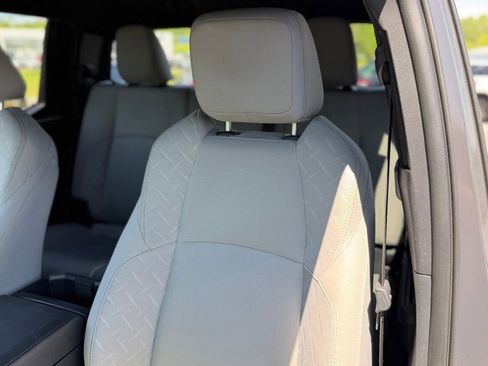 Certified 2025 Toyota Tacoma SR5 AWD/4WD image 9