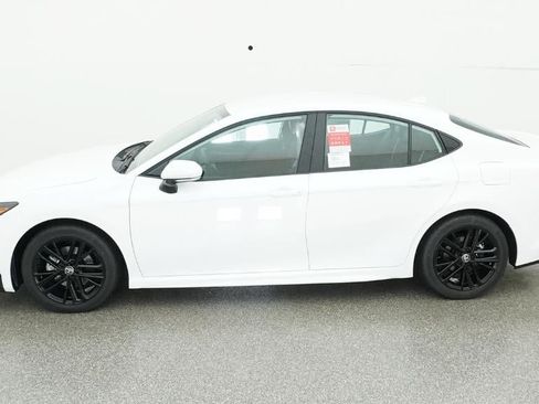 New 2026 Toyota Camry SE FWD image 3