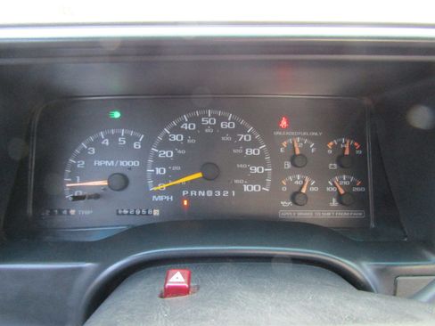 Used 2000 Chevrolet Silverado 2500 4x4 Regular Cab w/ Comfort & Convenience Pkg image 17