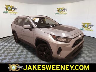 Used 2019 Toyota RAV4 LE video 1