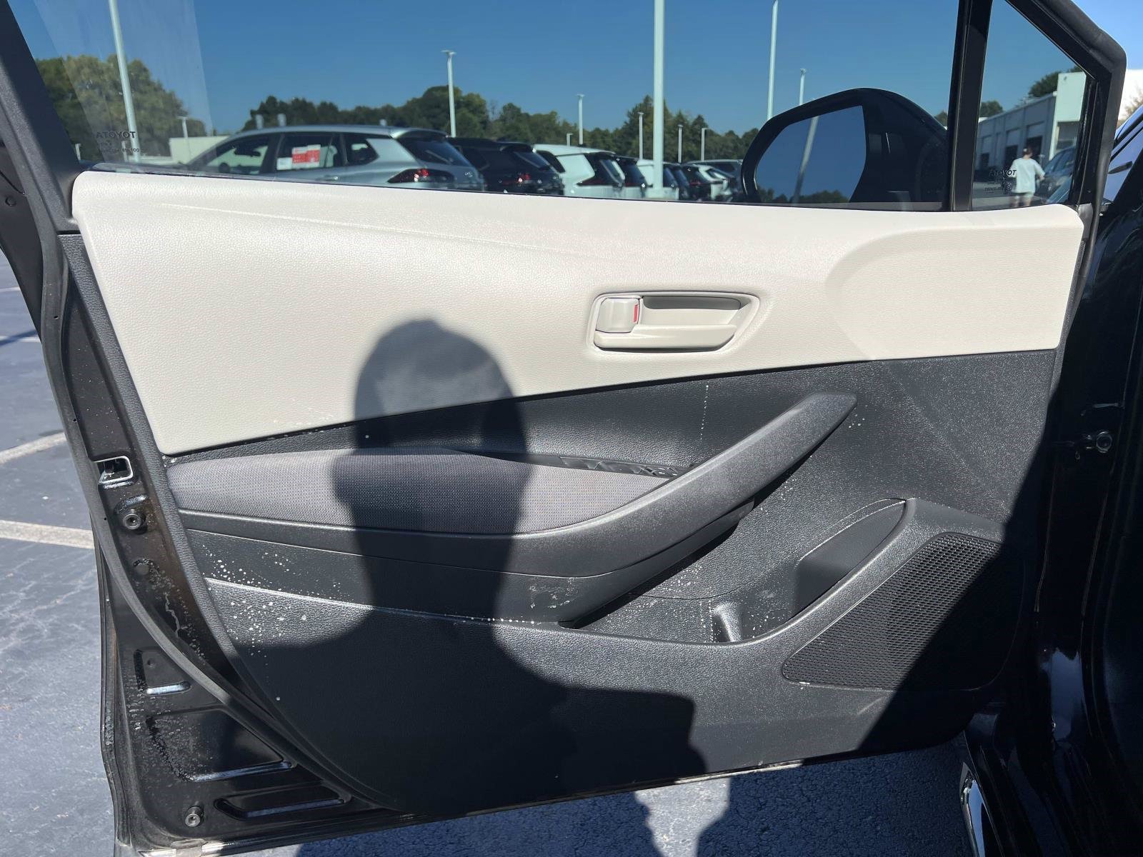 Used 2024 Toyota Corolla LE FWD image 15