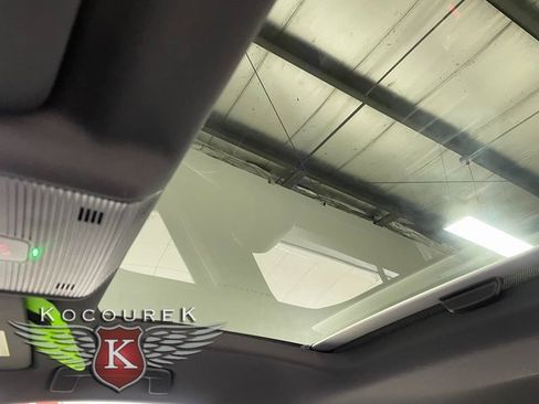 Used 2024 Volkswagen Golf R 2.0T image 19