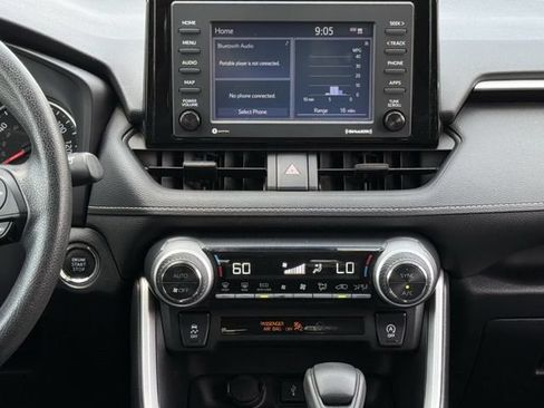 Used 2021 Toyota RAV4 XLE FWD image 16