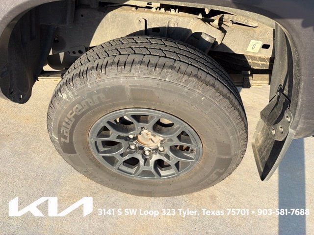 Used 2022 Toyota Tacoma SR5 RWD image 7