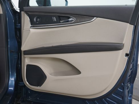 Used 2019 Lincoln Nautilus Reserve AWD/4WD image 13