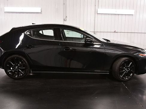 Used 2025 MAZDA MAZDA3 2.5 S Hatchback w/ Premium Pkg FWD image 8