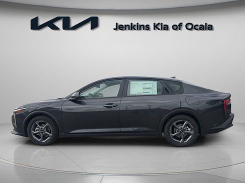 New 2025 Kia K4 LXS image 2
