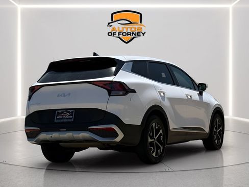 Used 2025 Kia Sportage EX FWD image 3