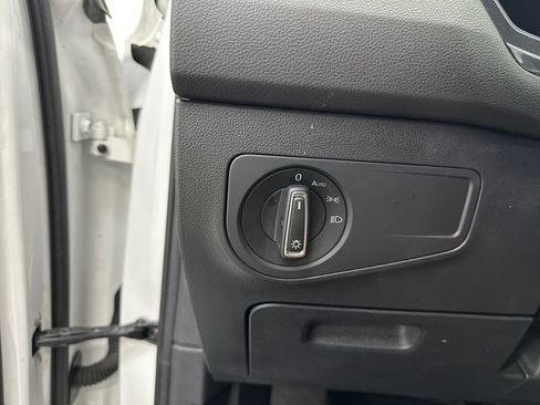 Used 2022 Volkswagen Tiguan SE FWD image 32