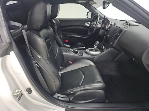 Used 2019 Nissan 370Z Coupe image 12