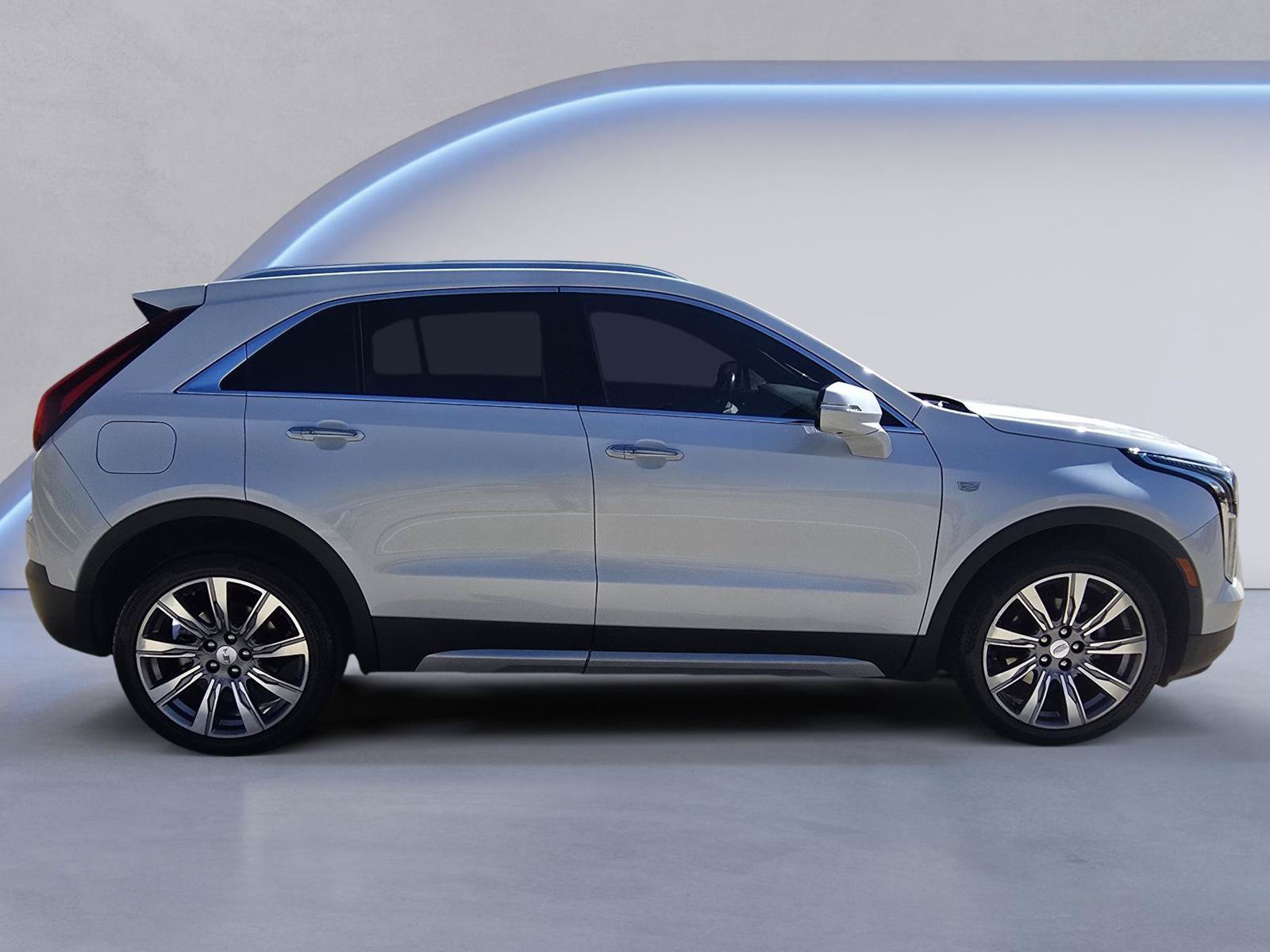 Used 2022 Cadillac XT4 Premium Luxury w/ Enhanced Visibility Package AWD/4WD image 6