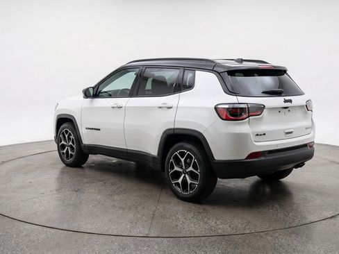 Used 2025 Jeep Compass Limited AWD/4WD image 6
