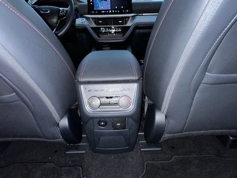 Used 2025 Ford Explorer ST-Line image 30