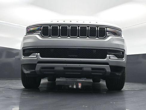 Used 2025 Jeep Wagoneer Series II AWD/4WD image 45