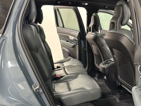 Used 2020 Volvo XC90 T6 Momentum w/ Protection Package Premier image 17