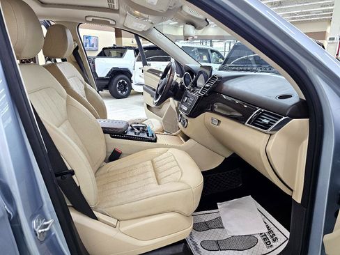 Used 2017 Mercedes-Benz GLE 350 w/ Premium 1 Package image 22