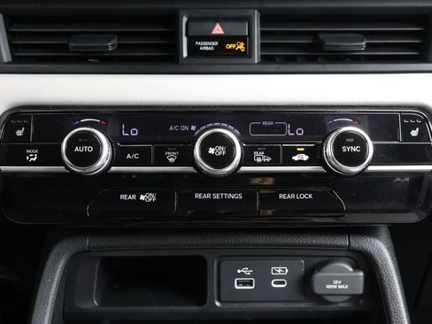 Used 2025 Honda Pilot EX-L image 17
