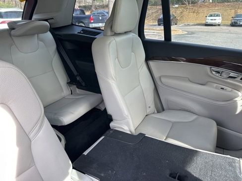 Used 2016 Volvo XC90 T6 Momentum w/ Momentum Plus Package image 16
