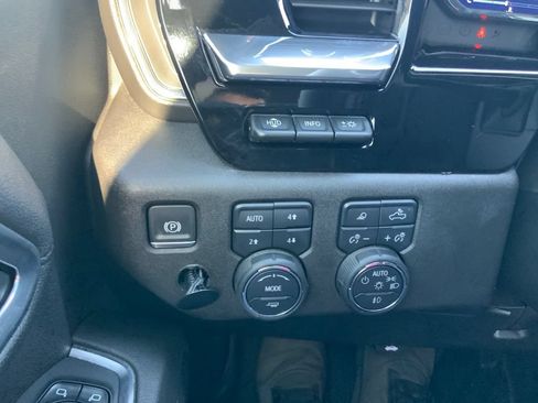 Used 2025 Chevrolet Silverado 3500 High Country w/ High Country Premium Package AWD/4WD image 26