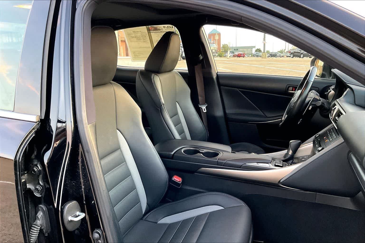 Used 2020 Lexus IS 300 F Sport w/ Blackline Edition AWD/4WD image 11