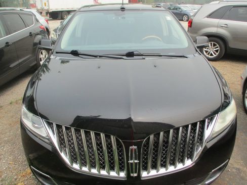 Used 2012 Lincoln MKX AWD image 2