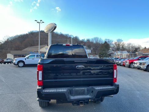 Certified 2022 Ford F250 Lariat w/ Black Appearance Package image 5