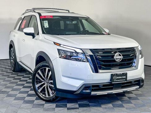 Certified 2025 Nissan Pathfinder Platinum w/ Cargo Package FWD image 1